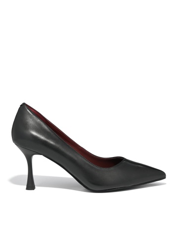 WOMEN'S SHOES MADE OF GENUINE LEATHER IN BLACK WITH A POINTED TOE AND A HIGH THIN HEEL