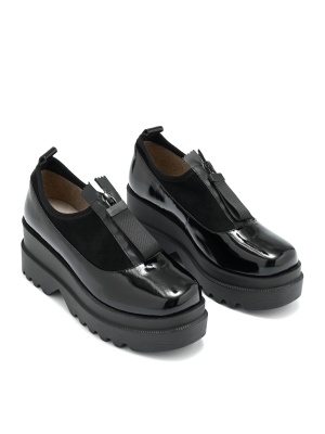 WOMEN'S SHOES MADE OF GENUINE LEATHER WITH LACQUERED COATING WITH HIGH PLATFORM AND ZIP