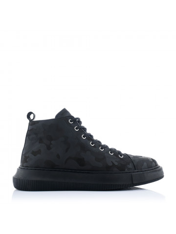 Men's sports boots