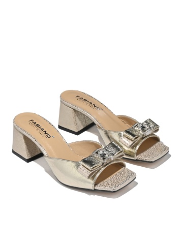 ДАМСКИ ЧЕХЛИ ОТ ЕСТЕСТВЕНА КОЖА В ЗЛАТИСТО