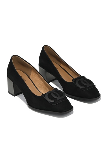 WOMEN'S SHOES MADE OF NATURAL SUEDE IN BLACK WITH DECORATIVE ELEMENT