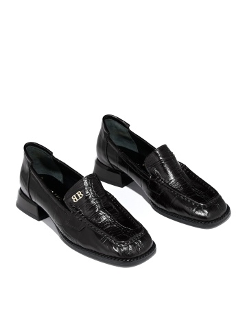 WOMEN'S SHOES TYPE LOAFERS MADE OF GENUINE LEATHER WITH LACQUERED COATING IN BLACK COLOR