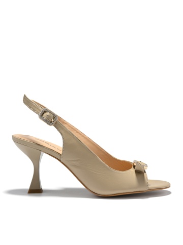 WOMEN'S SANDALS MADE OF GENUINE LEATHER IN BEIGE WITH A SHINY BUCKLE