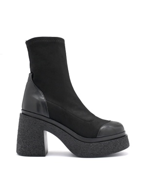 WOMEN'S BOOTS MADE OF SUEDE AND LEATHER WITH DECORATIVE SOLE AND WARM LINING IN BLACK