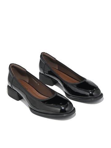 WOMEN'S SHOES MADE OF GENUINE LEATHER WITH LACQUERED COATING IN BLACK WITH ROUNDED TOE