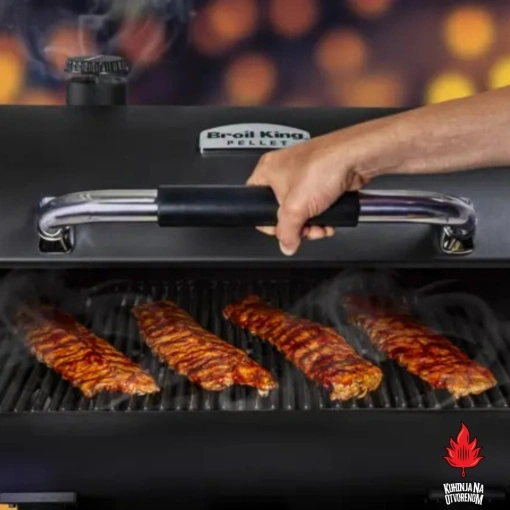 Low and Slow na "Broil King Crown™ Pellet 500" Smokeru
