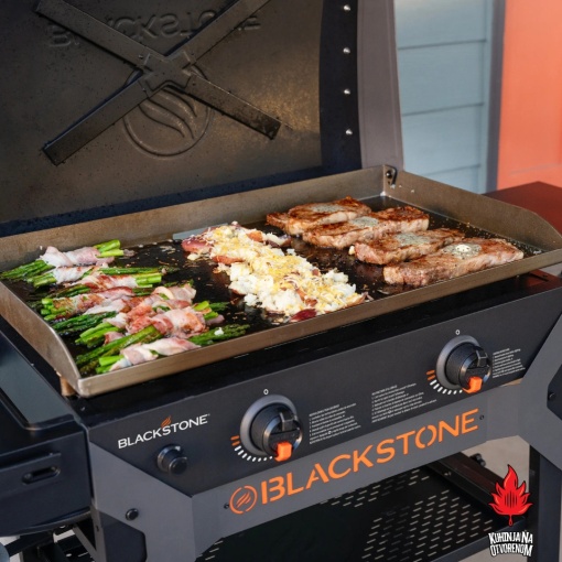 Roštiljanje na Blackstone Iron Forged 28″ gasna planchi