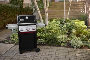 Roštilj n gas Weber Spirit II E-335 sa 3 gorionika i kuvalom