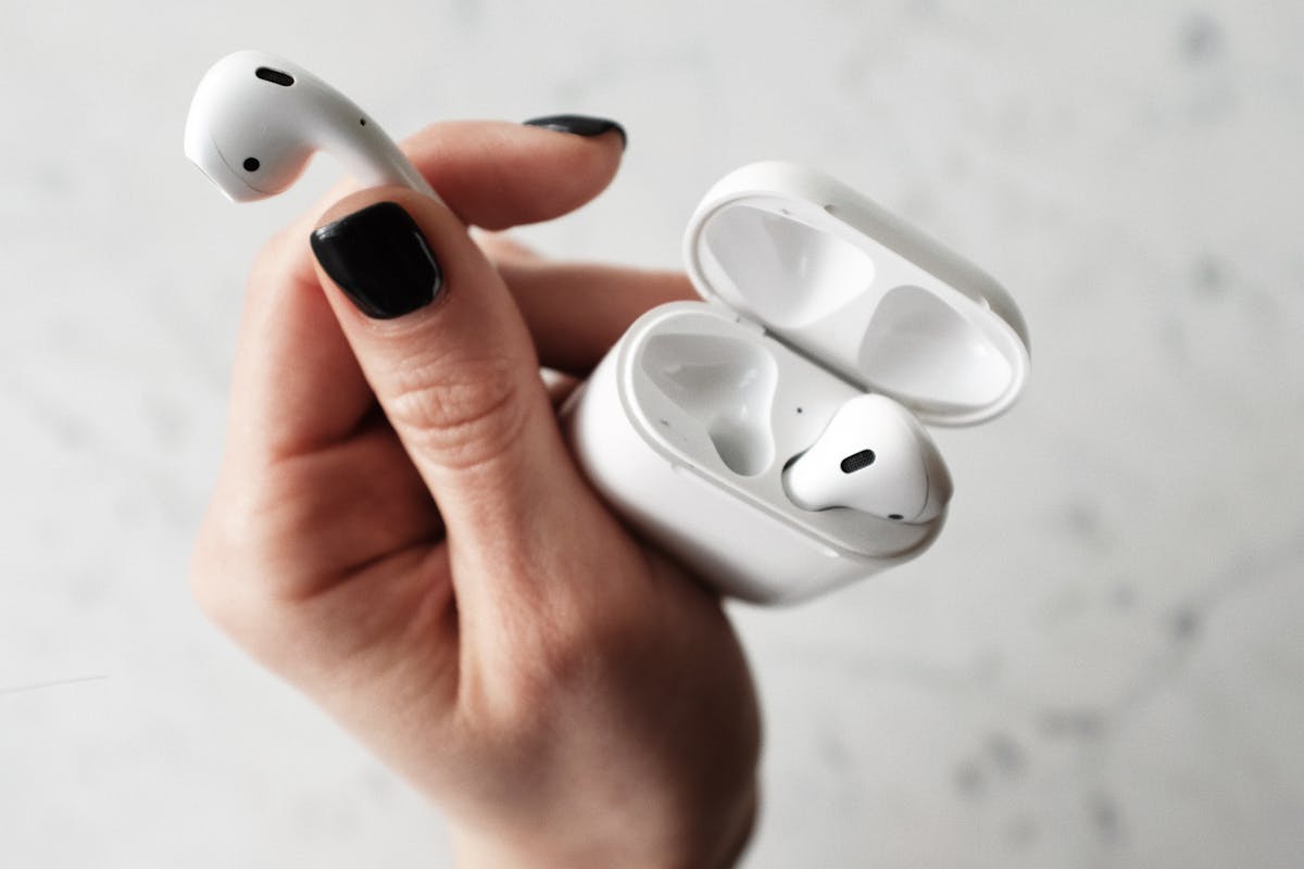 De ce nu se încarcă carcasa la airpods și cum rezolvi rapid problema