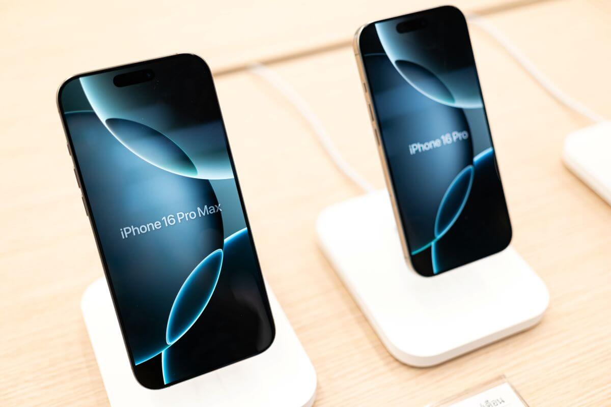 iPhone 16 Pro vs Pro Max – principalele diferențe dintre cele două modele + avantajele și dezavantajele lor