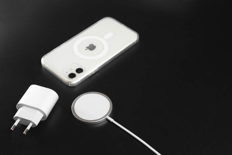 Ce este MagSafe: afla mai multe detalii despre tehnologia care a revolutionat incarcarea wireless!