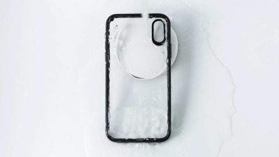 Cu ce se curăță husa de telefon din silicon îngălbenită?