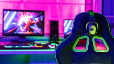 Idei pentru amenajarea unei camere de gaming - ce elemente definesc un setup modern