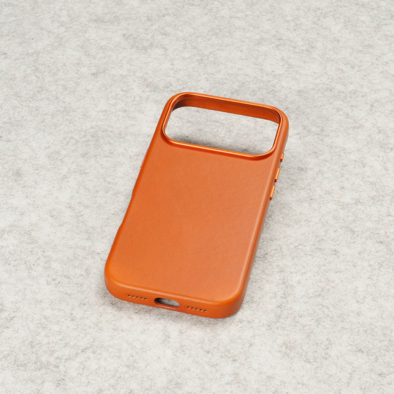 Husa leatherUP Class MagSafe pentru iPhone 17 Pro Max