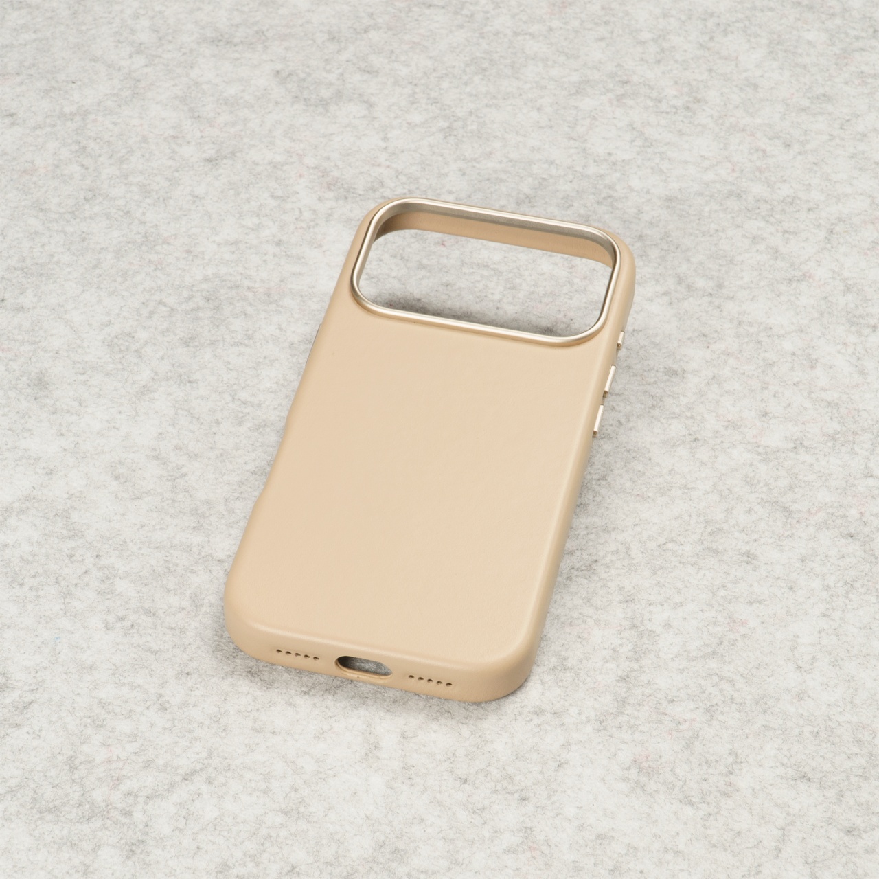 Husa leatherUP Class MagSafe pentru iPhone 17 Pro Max