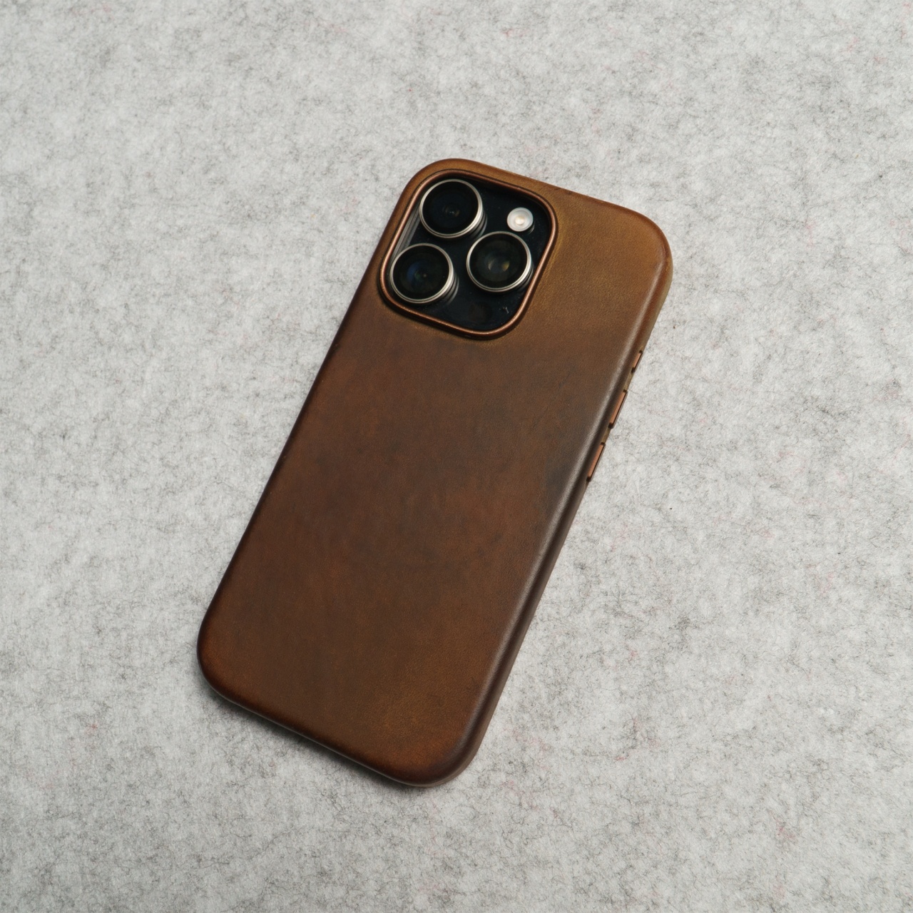 Husa leatherUP Patina MagSafe pentru iPhone 15 Pro Max