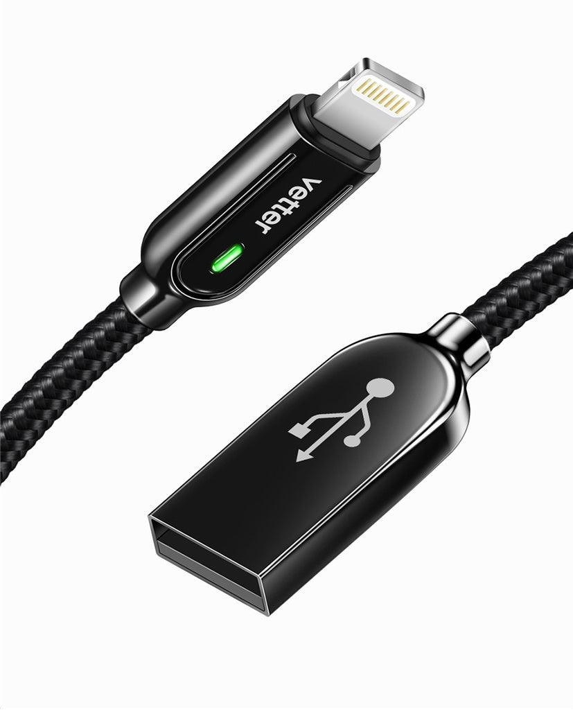 Conectorul Lightning al cablului Smart, cu LED de stare aprins