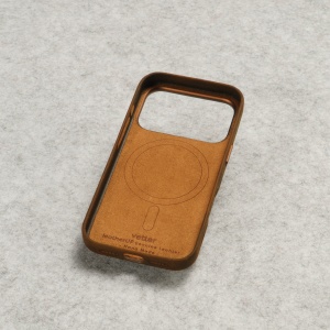 Husa pentru iPhone 17 Pro, leatherUP Patina, Natural Finish, MagSafe Compatible - vetter.store