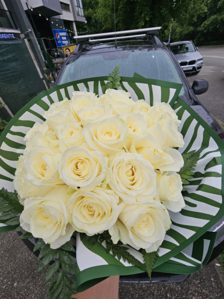 Buchet 29 trandafiri albi - Img 2
