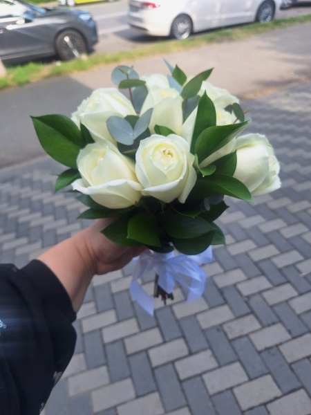 buchet cununie trandafiri albi