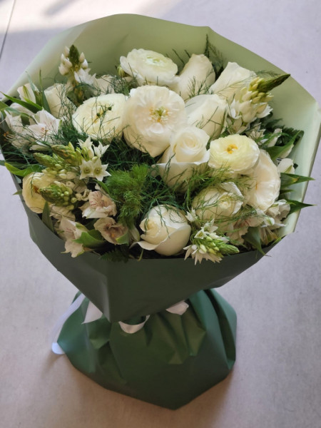 Buchet elegant cu alb si verde