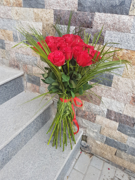 Buchet 9 trandafiri rosii - Img 2