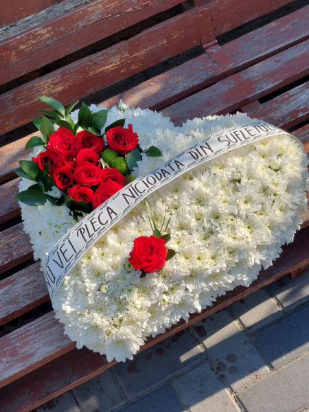 Coroana funerara in forma de inima