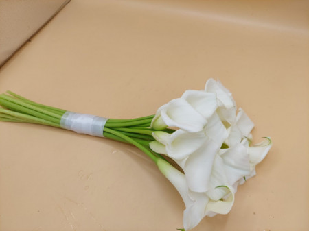 Buchet de mireasa elegant cu cala - Img 2