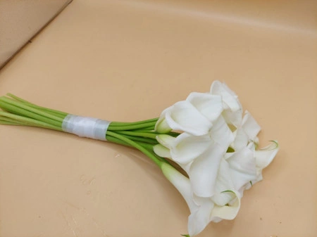 Buchet de mireasa elegant cu cala - Img 2