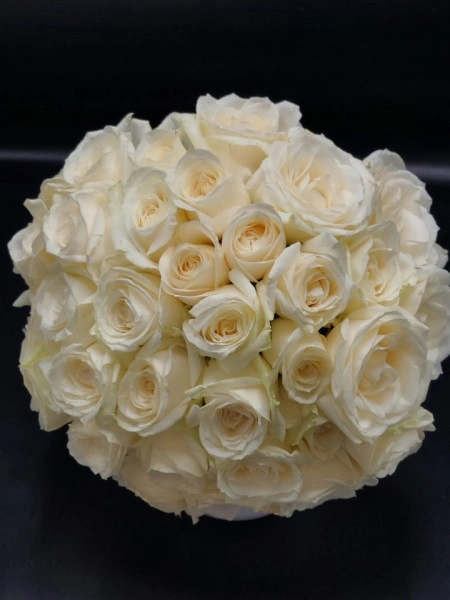 buchet nasa trandafiri albi