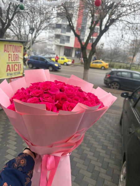 Niciodată prea mult roz – Buchet 25 Trandafiri Roz - Img 2