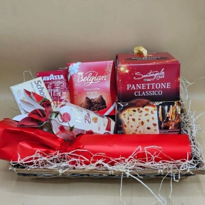 Cos cadou cu trufe si panettone