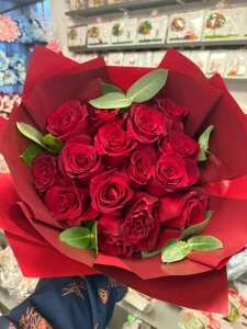Buchet 15 trandafiri rosii