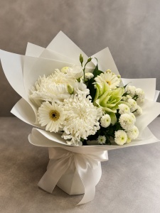 Buchet elegant alb & verde - Livrare rapidă în Craiova