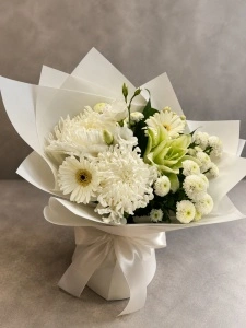 Buchet elegant alb & verde - Livrare rapidă în Craiova