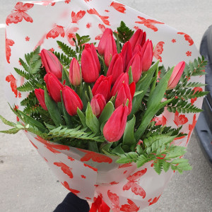 Buchet lalele rosii