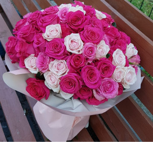 Buchet 81 Trandafiri Roz