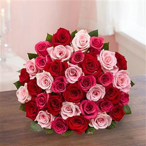 Buchet de 77 trandafiri