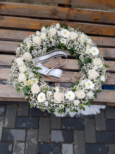 Coroana funerară flori albe 50 cm