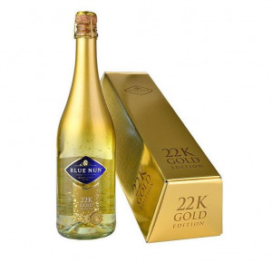Vin spumant Blue Nun cu foita de aur