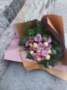 15 trandafiri surpriza