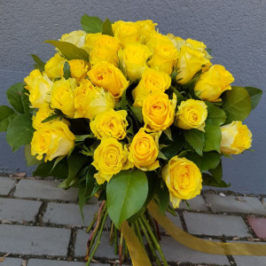 Buchet 45 de Trandafiri galbeni