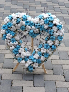 Inima funerara cu bumbac si gipsophilla