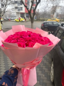 Niciodată prea mult roz – Buchet 25 Trandafiri Roz