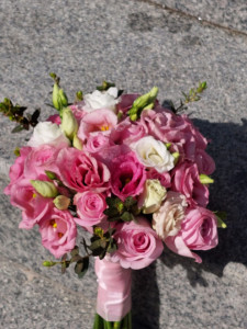 Buchet de mireasa cu trandafiri si eustoma!