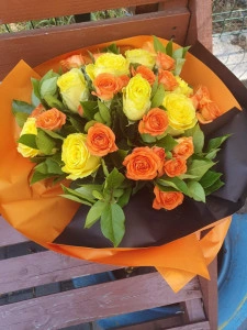 Buchet cu trandafiri veseli