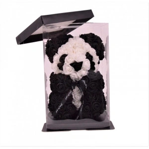 Ursulet panda din trandafiri