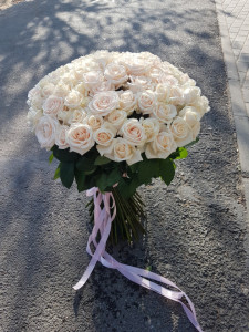 Buchet 101 trandafri ivoire