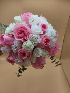 Buchet de mireasa alb-roz