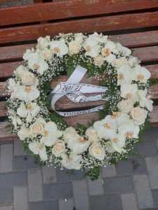 Coroana funerara cu orhidee si trandafiri